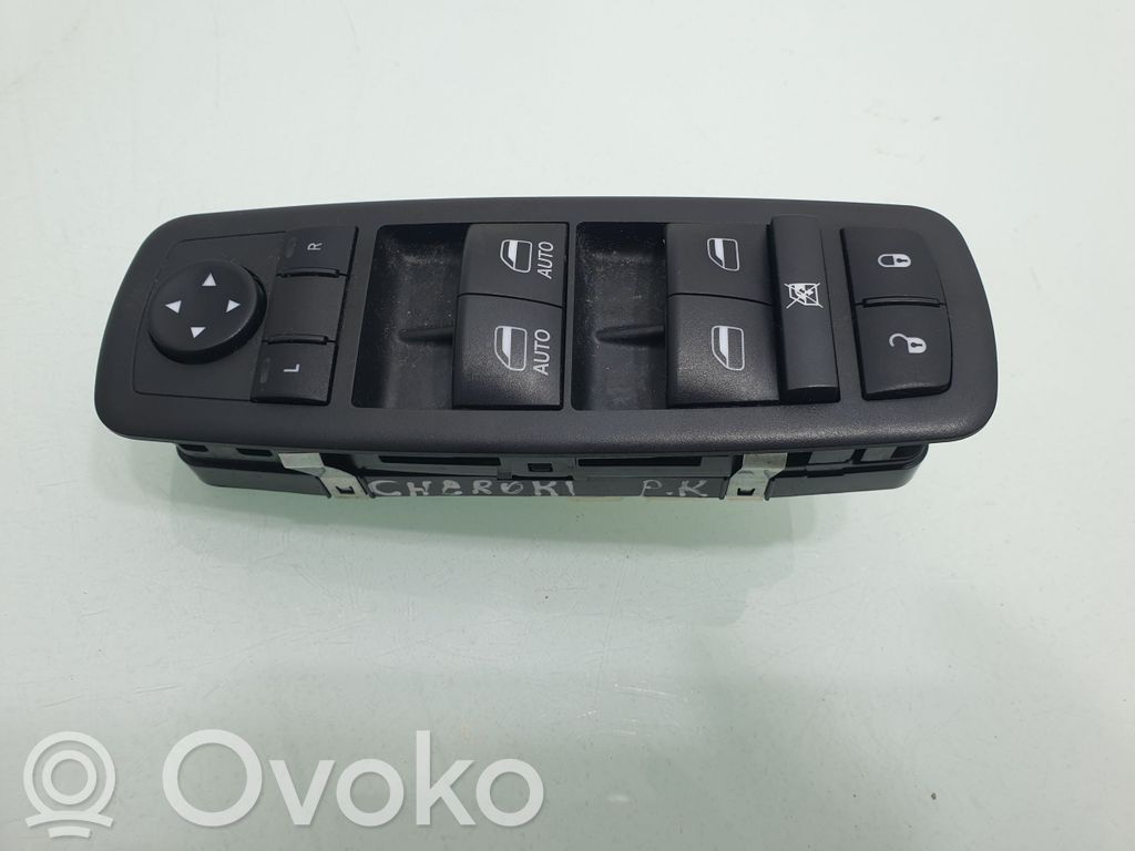 Electric window control switch   68319802AA