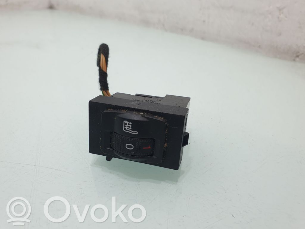 Peugeot 508 Seat heating switch 