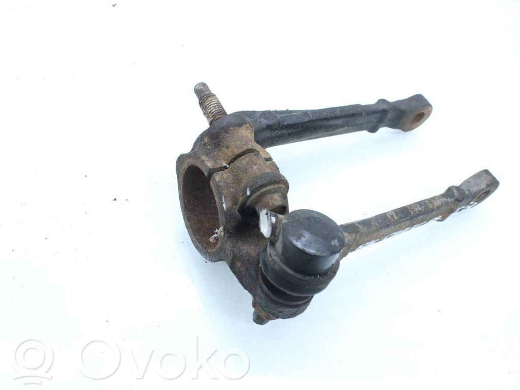Mocowanie / Wspornik dolny amortyzatora osi przedniej   68078353AB