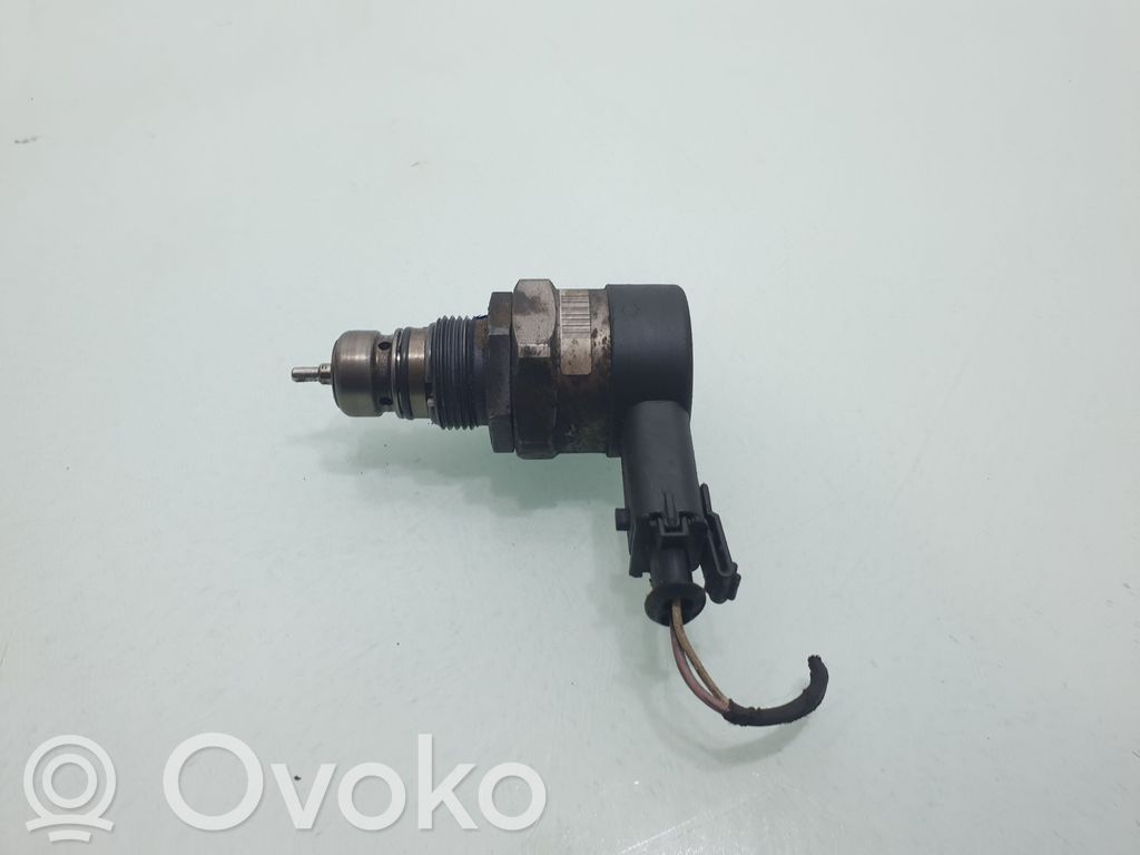 Renault Espace IV Regulator ciśnienia paliwa 
