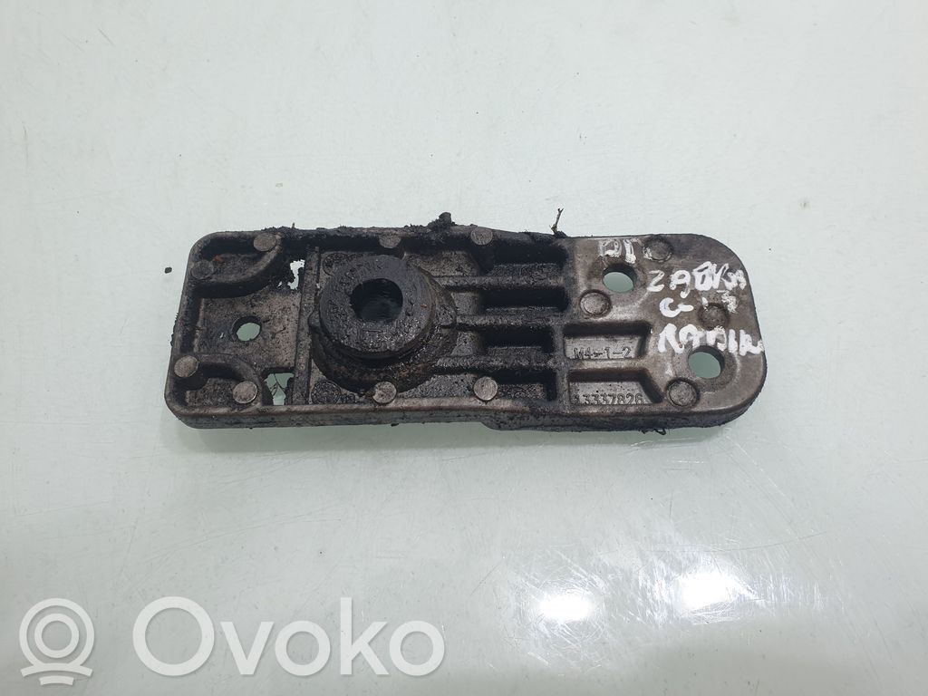 Opel Zafira C Radiator mount bracket 