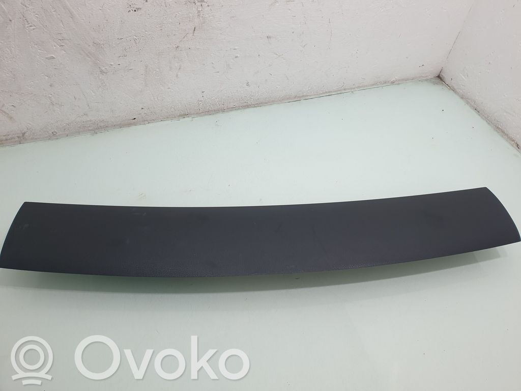 Jeep Compass Poszycie / Tapicerka tylnej klapy bagażnika 