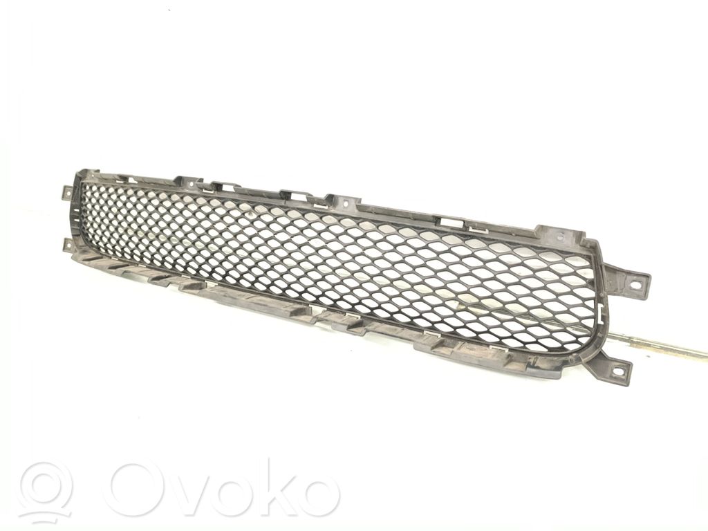 Dodge Durango III Front bumper lower grill 