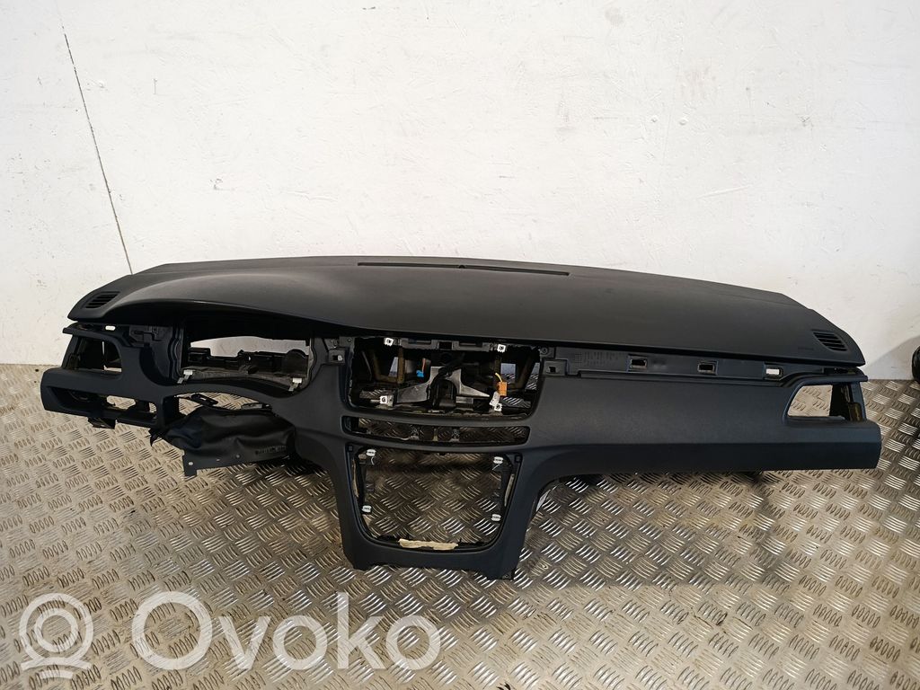Peugeot 508 Panelis 