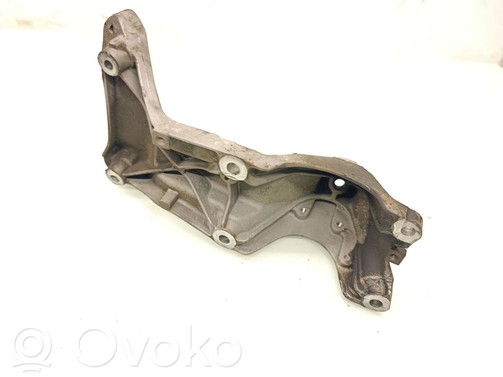 Audi A7 S7 4G Engine mounting bracket 