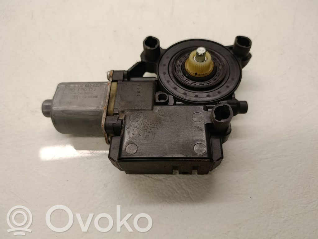 Volkswagen Polo V 6R Silnik regulatora szyby drzwi przednich 