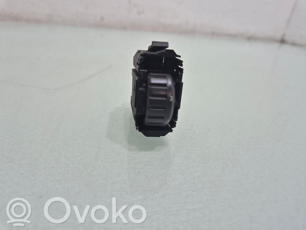 Iveco Daily 3rd gen Headlight level height control switch 