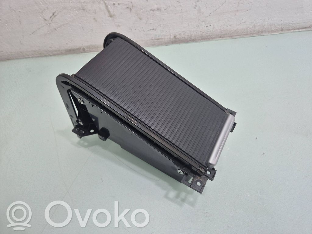 Volvo XC60 Puodelių laikiklis (priekyje) 