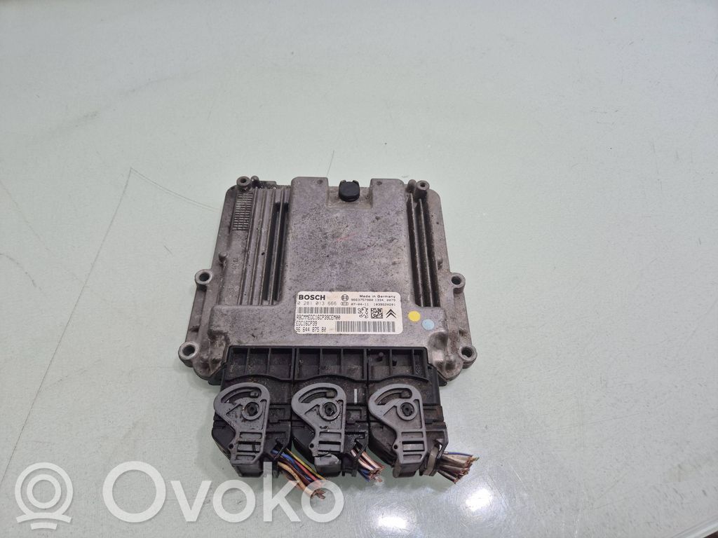Citroen C-Crosser Engine control unit/module 