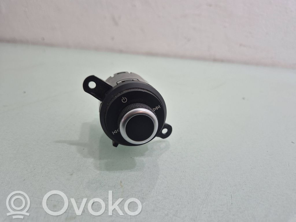 Alfa Romeo Stelvio Sound control switch 