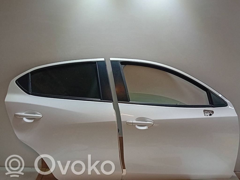 Mazda 2 Priekinės durys 