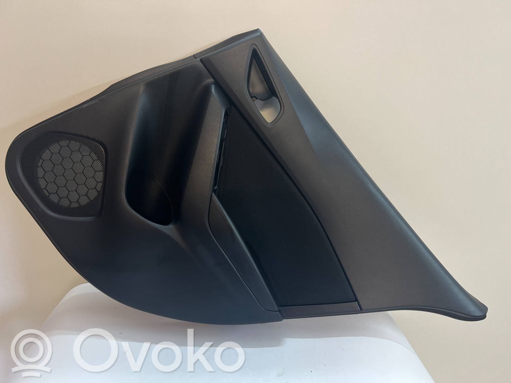 Mazda 3 III Takaoven verhoilu 