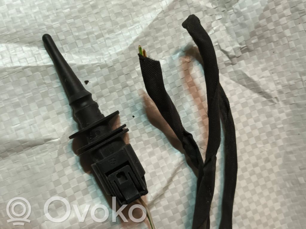 Outside/exterior temperature sensor   6936953,0141199,0149842,65806905050,65810141199,65810149842,65816905050,65816905133,65816936953,65818360625,6905050,6905133,8360625