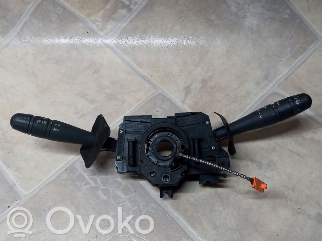 Renault Clio II Interruptor/palanca de limpiador de luz de giro 