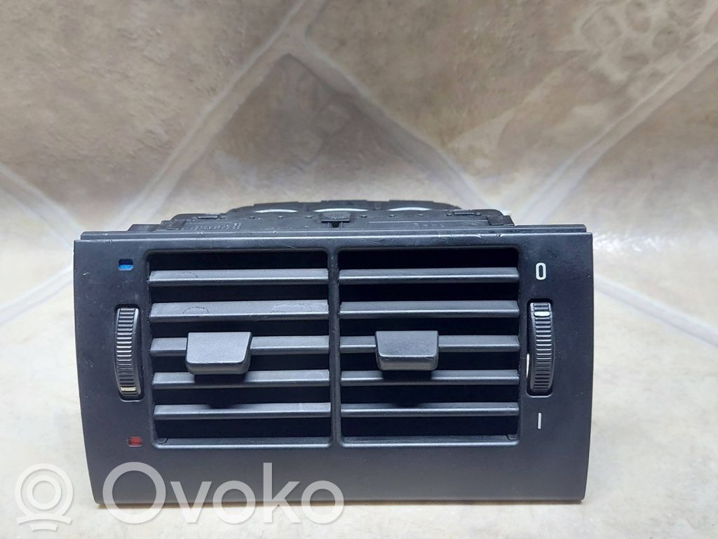 Rejilla de ventilación trasera   8376150