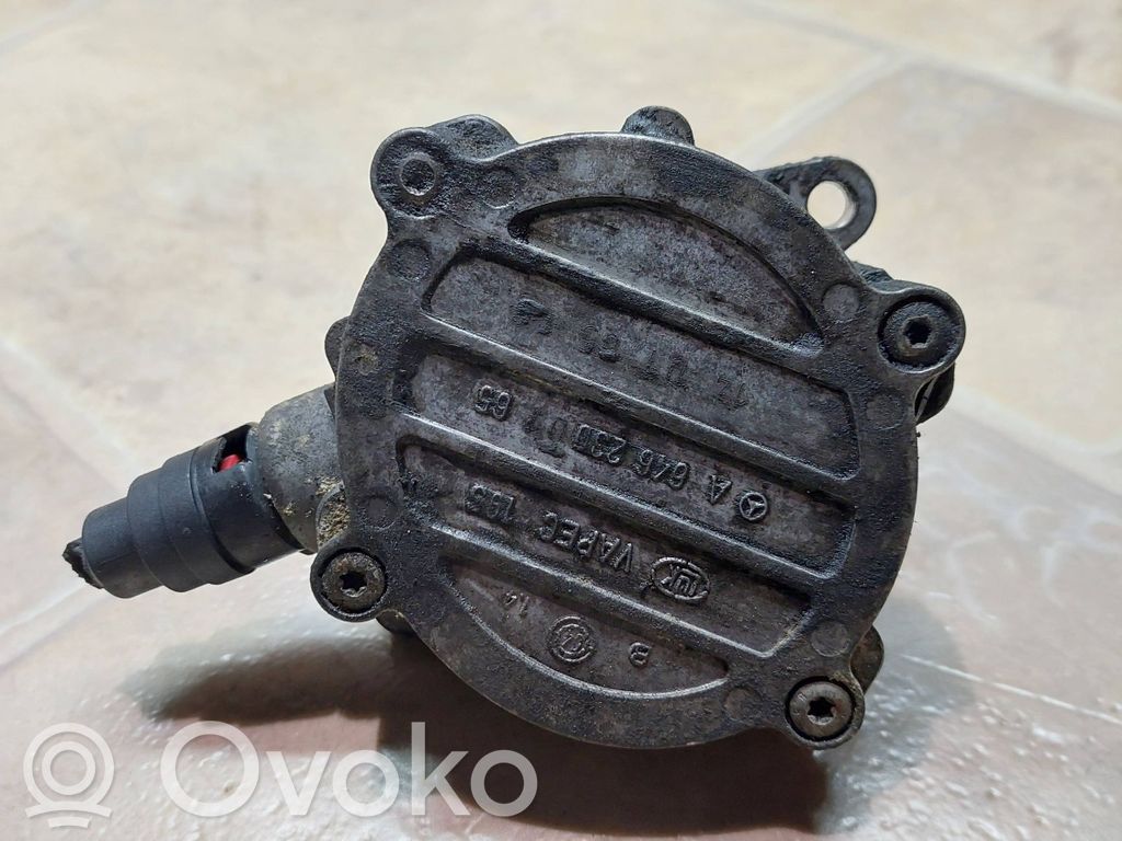 Mercedes-Benz C W203 Vacuum pump 