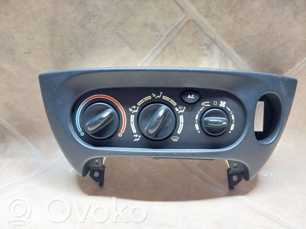 Renault Scenic I Climate control unit 