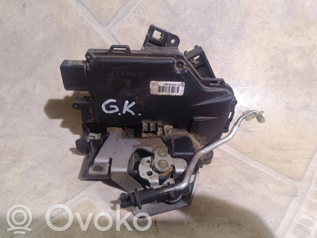 Audi A6 S6 C5 4B Zamek drzwi tylnych 