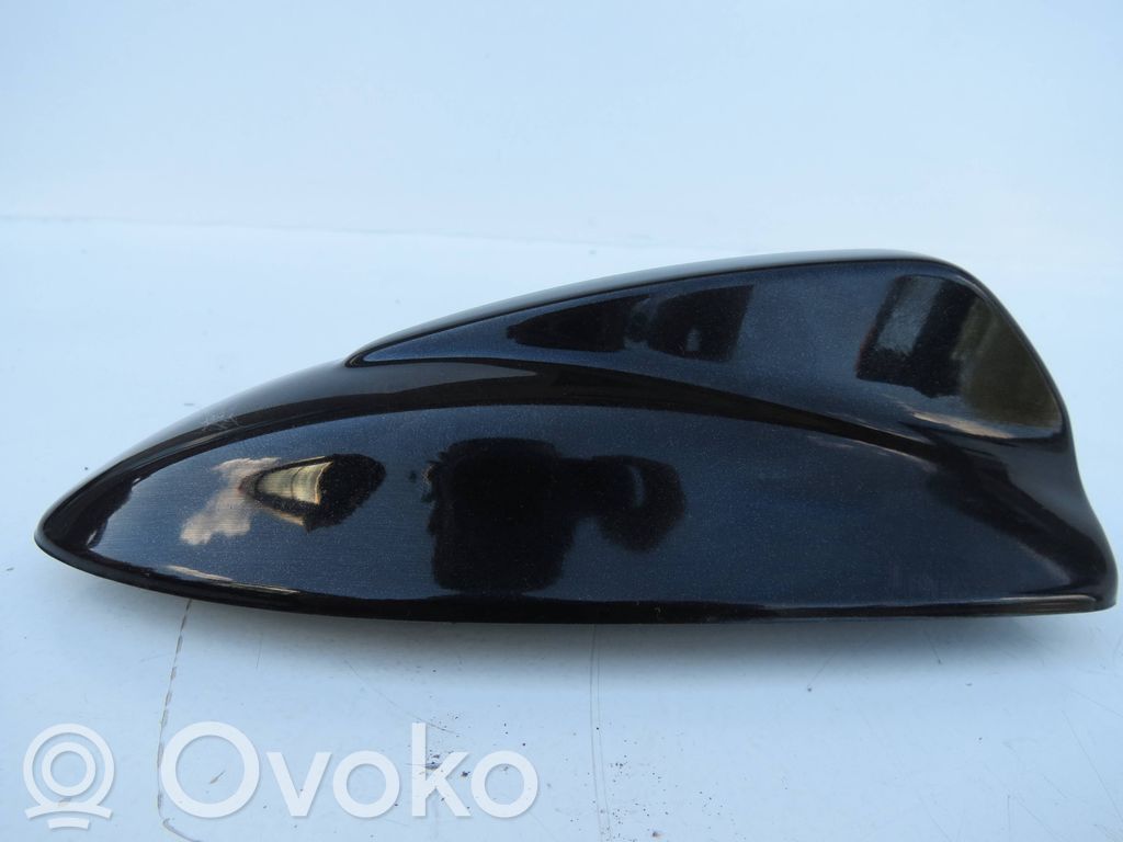 Osłona anteny dachowej GPS   39850329,28077071,06082012