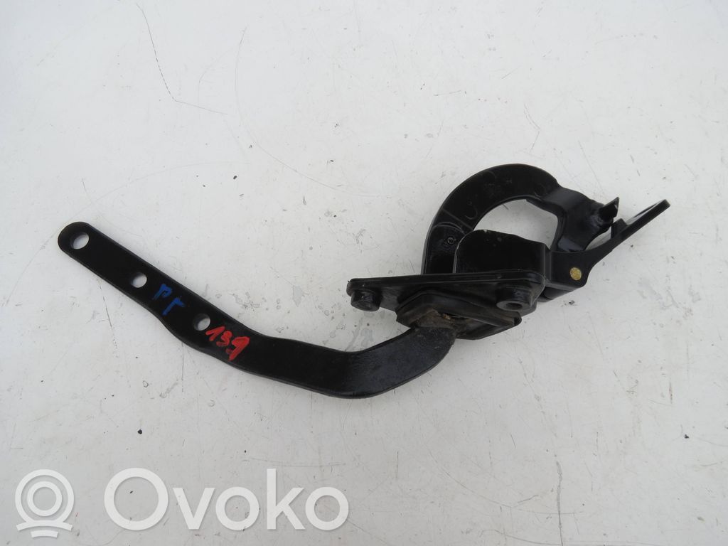 Volvo XC70 Tailgate/trunk/boot hinge 
