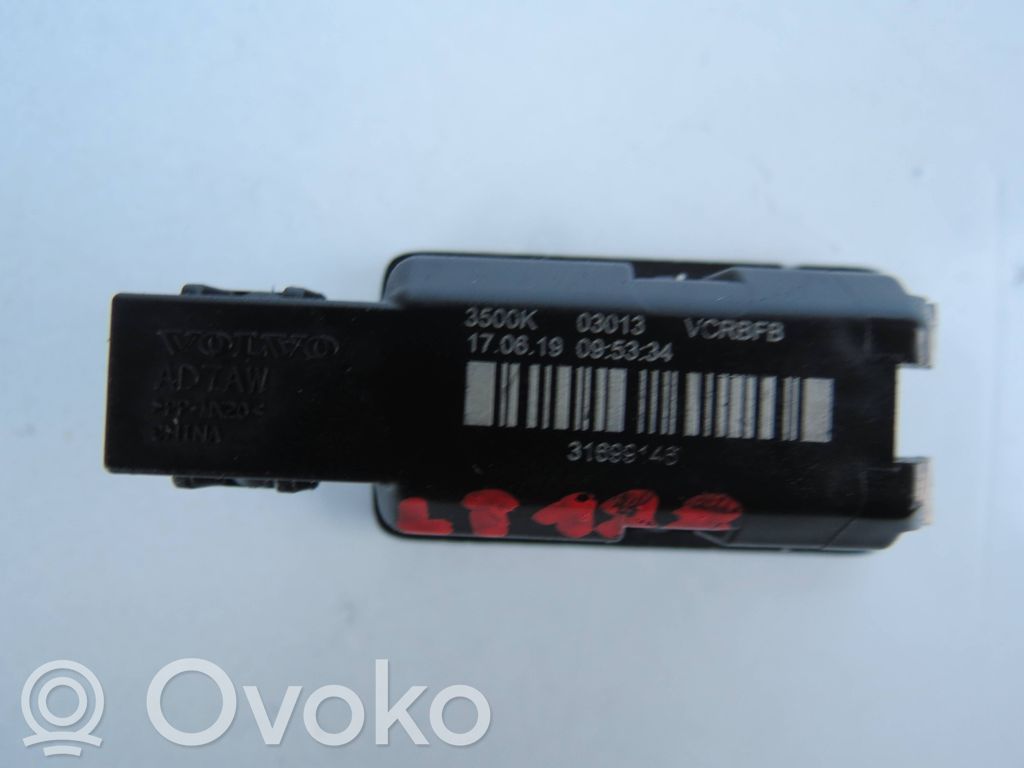 Volvo S90, V90 Boot/trunk interior light 