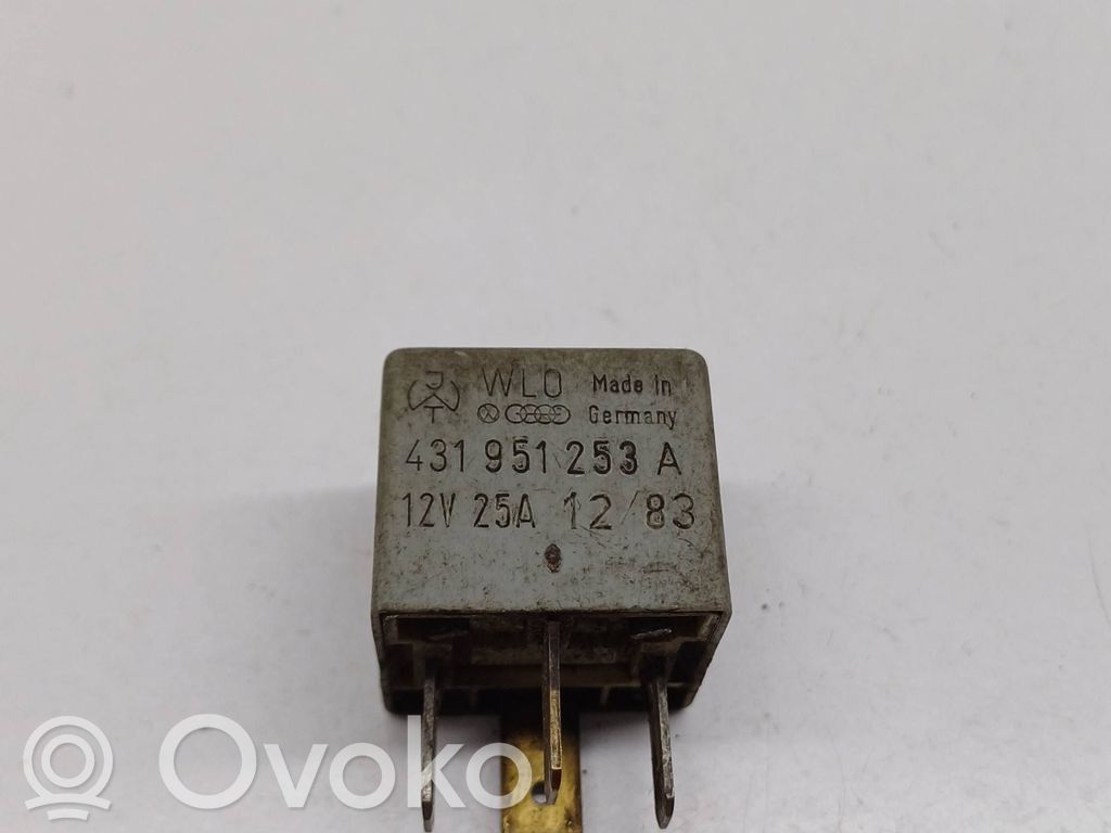 Audi 80 90 S2 B4 Inne przekaźniki 