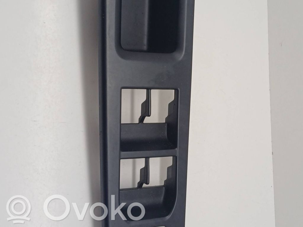 Toyota Yaris Elektrisko logu slēdzis 