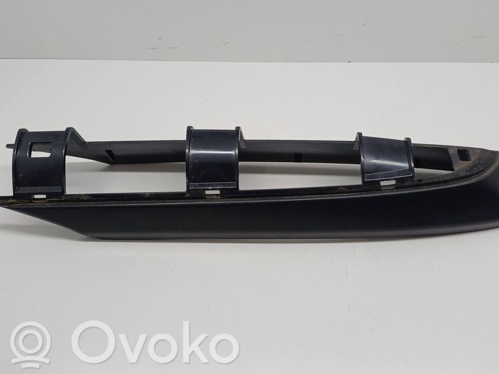 Toyota RAV 4 (XA40) Osłona relingu dachowego 