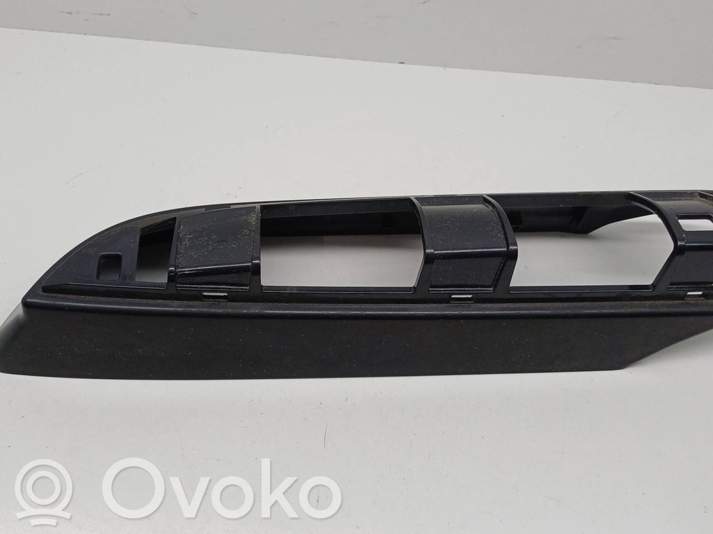 Toyota RAV 4 (XA40) Osłona relingu dachowego 
