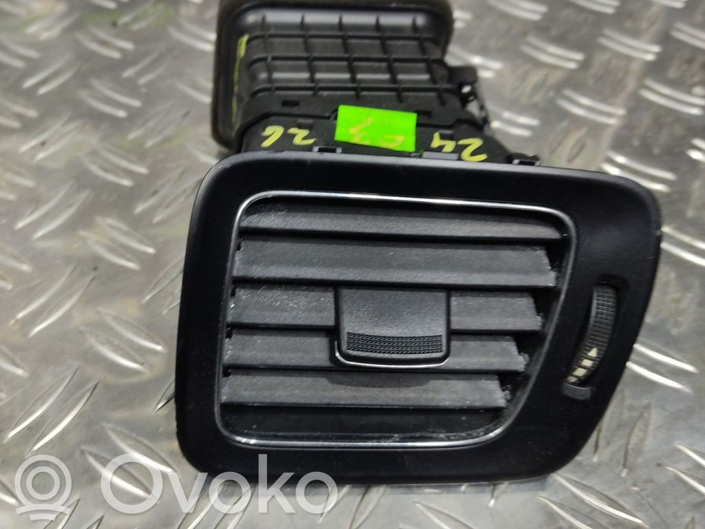 KIA Ceed Sānu gaisa režģis 