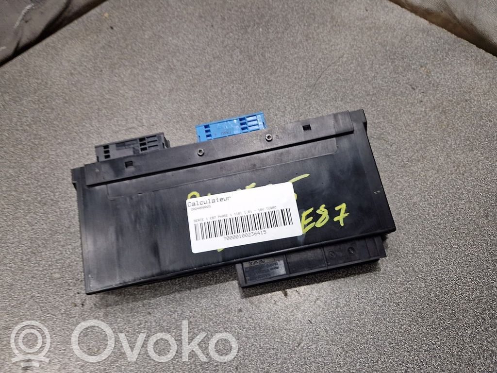 BMW 1 E81 E87 Variklio valdymo blokas 
