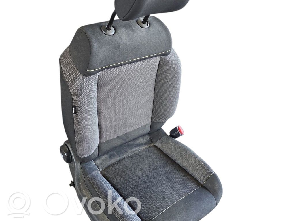 Citroen C3 Etumatkustajan istuin 