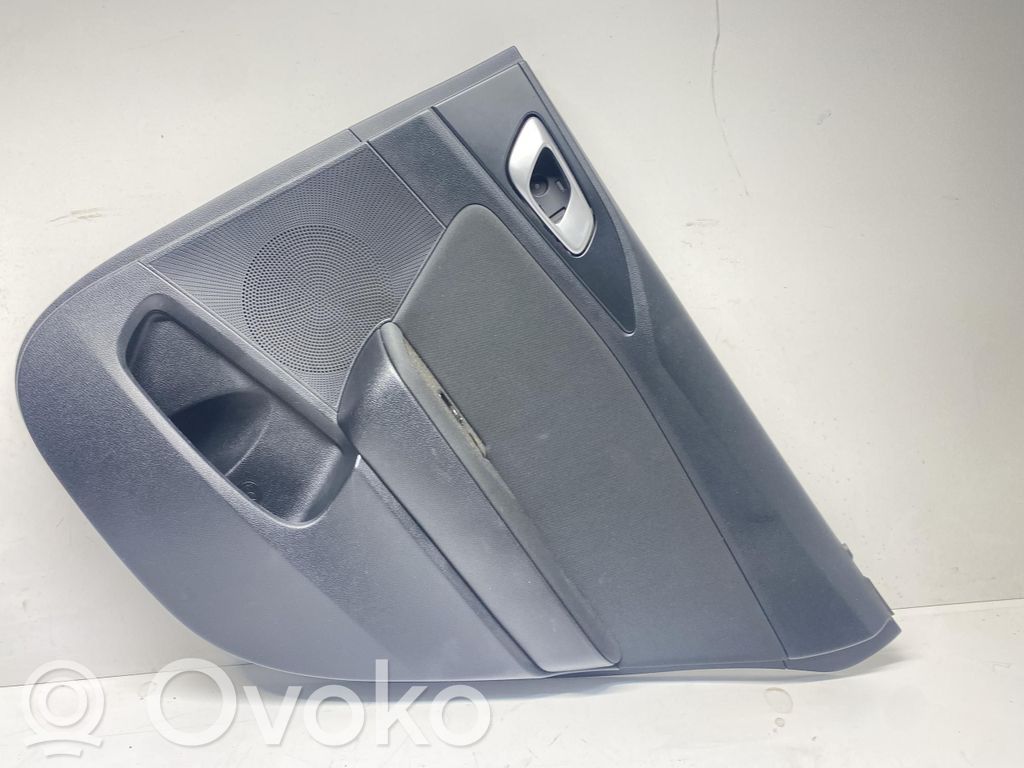 KIA Ceed Takaoven verhoilu 