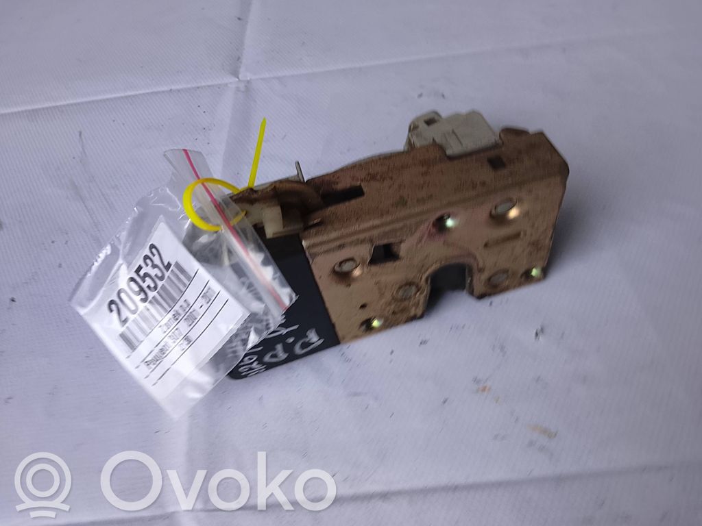 Peugeot 307 Serratura portiera anteriore 