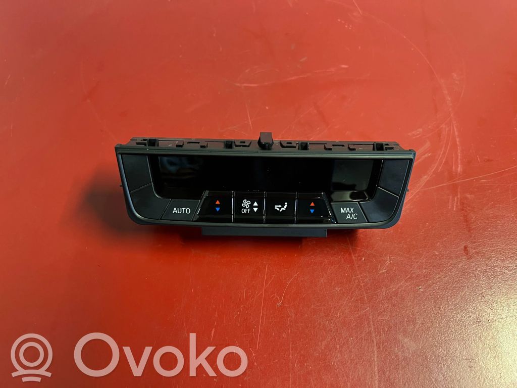 BMW iX Climate control unit 