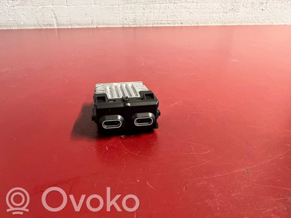 BMW iX Enchufe conector USB 