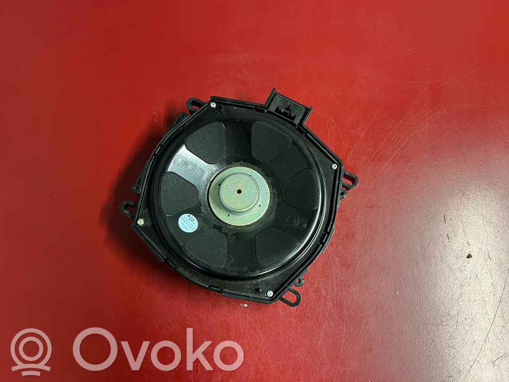 BMW X3 F25 Subwoofer 