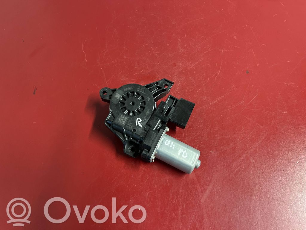 BMW X1 U11 Silnik regulatora szyby drzwi przednich 