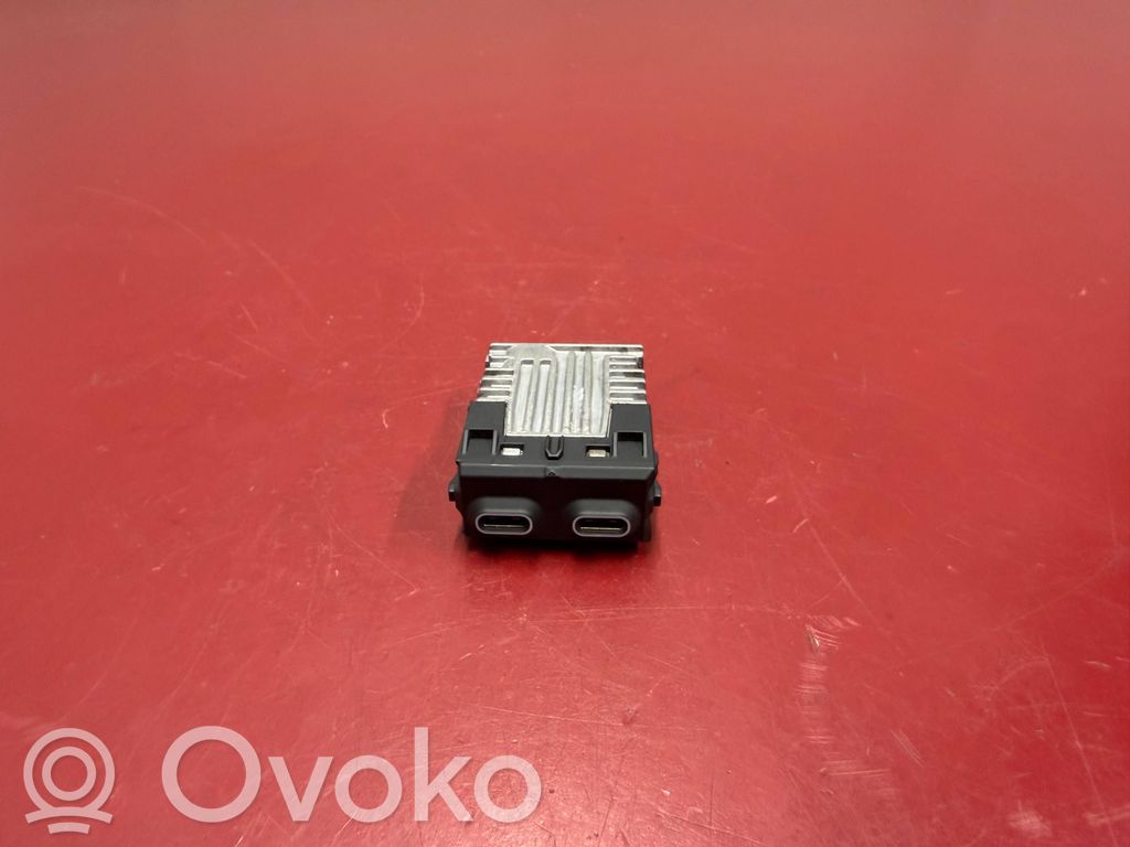 BMW X3 G45 USB savienotājs 
