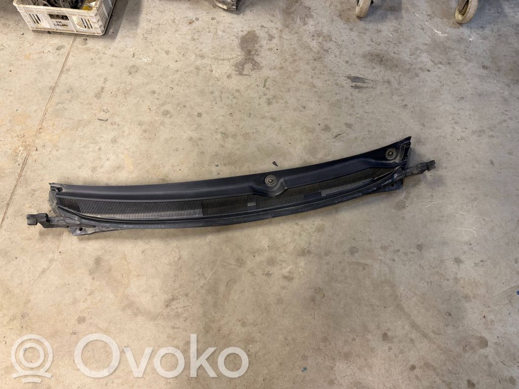 Chrysler Pacifica Wiper trim 