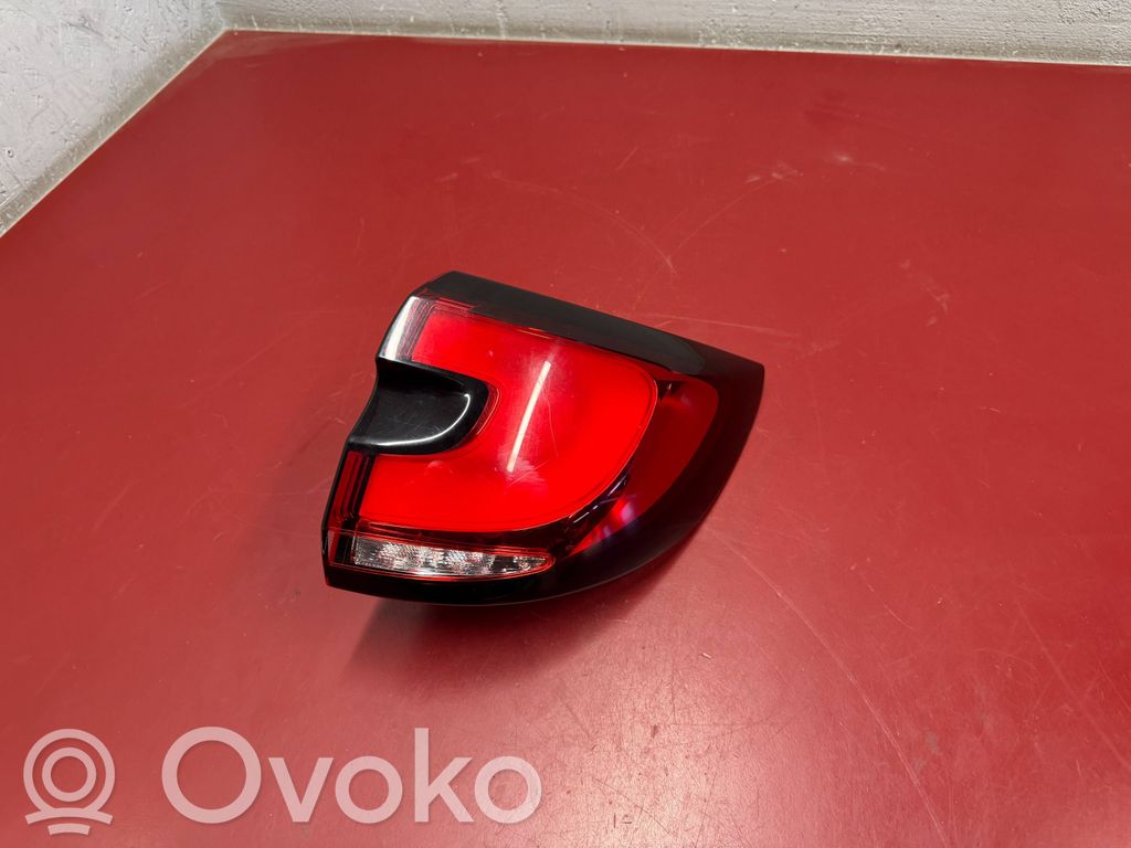 Chrysler Pacifica Rear/tail lights 