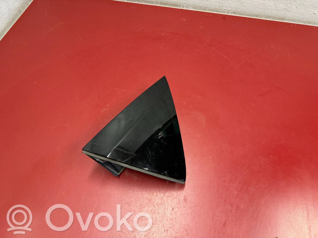 Chrysler Pacifica Rear/tail light trim molding 