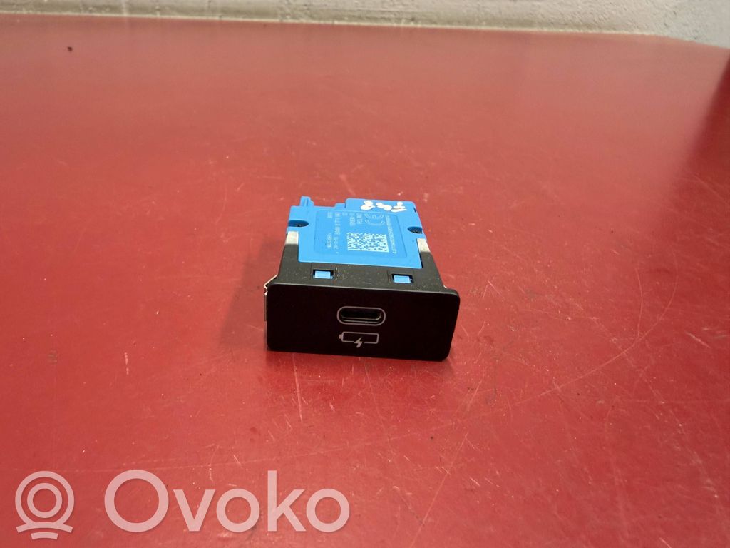 BMW X1 F48 F49 USB-pistokeliitin 