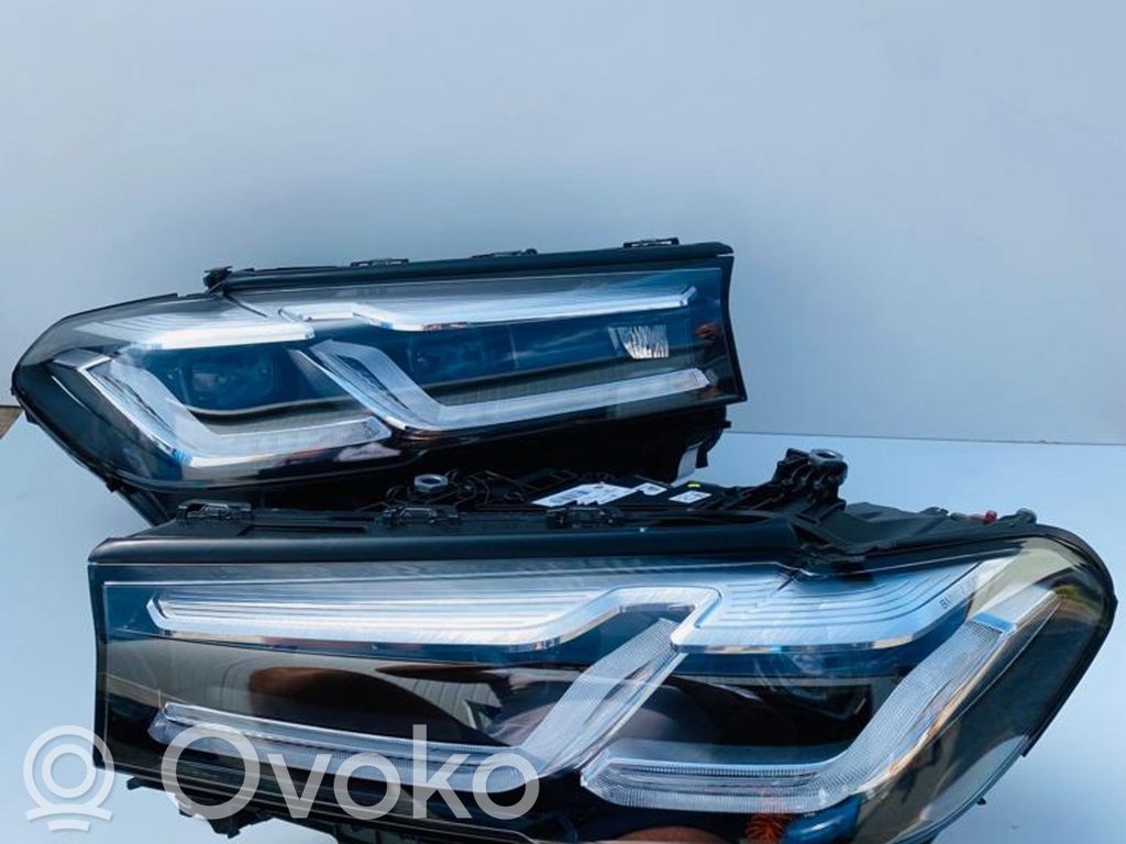 BMW 5 G30 G31 G38 Lampy przednie / Komplet 