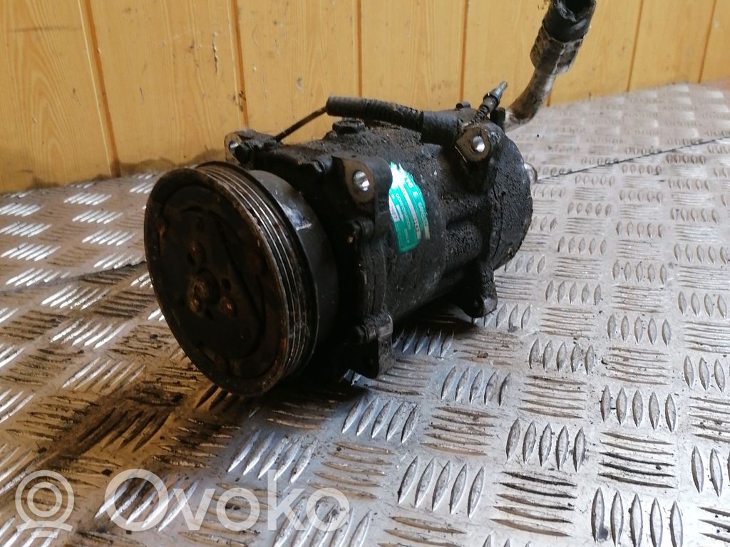 Renault Scenic I Air conditioning (A/C) compressor (pump) 
