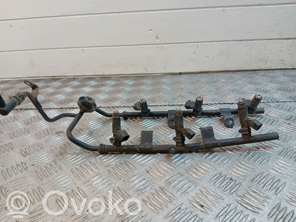 Fuel injectors set   04591308