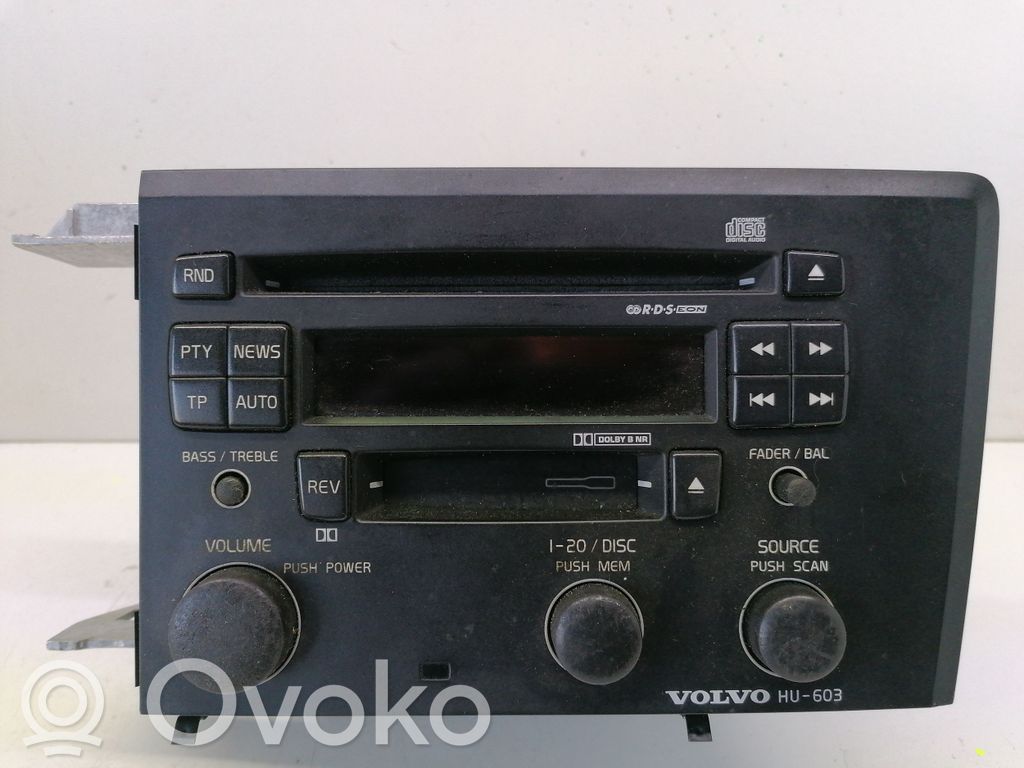 Volvo V70 Radio/CD/DVD/GPS head unit 