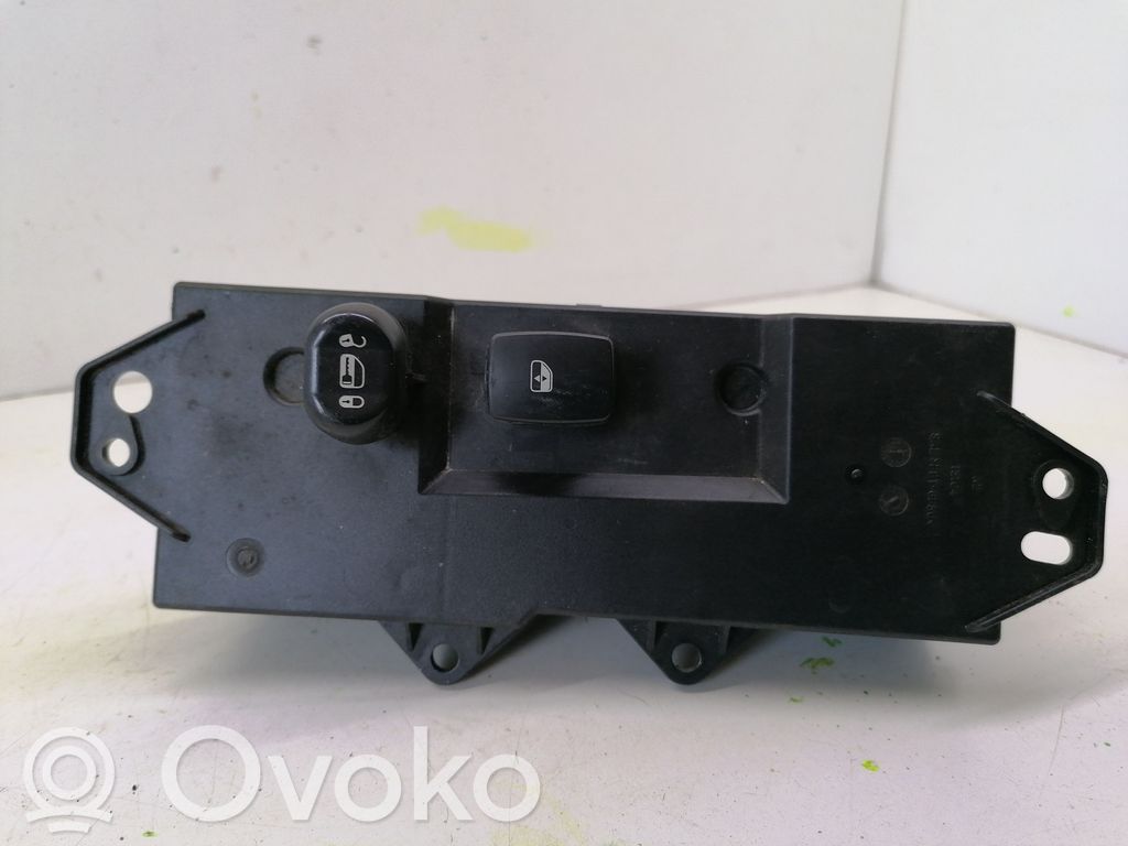 Chrysler Pacifica Electric window control switch 