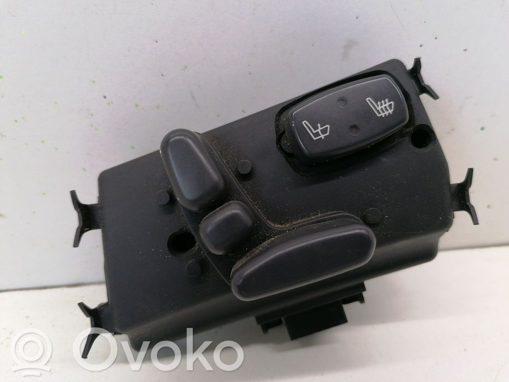 Seat control switch   1AK89TRMAB