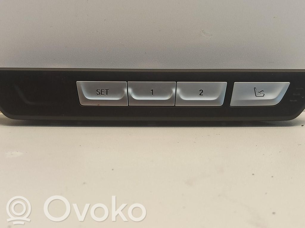 BMW 7 G11 G12 Przyciski pamięci fotela 